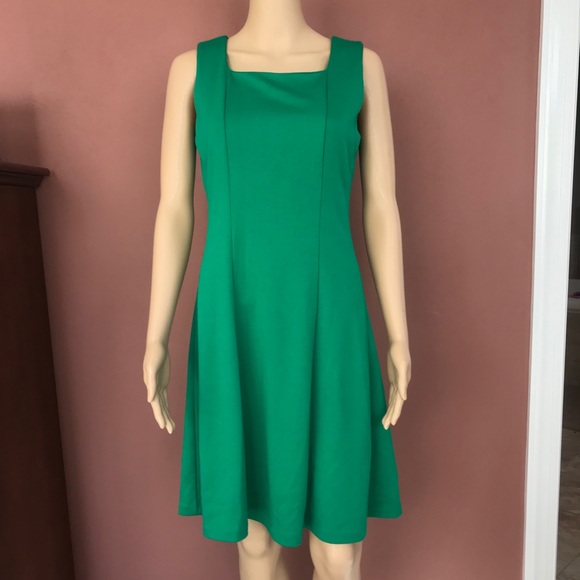 The Limited green dress size 0 gently used - Picture 3 of 7